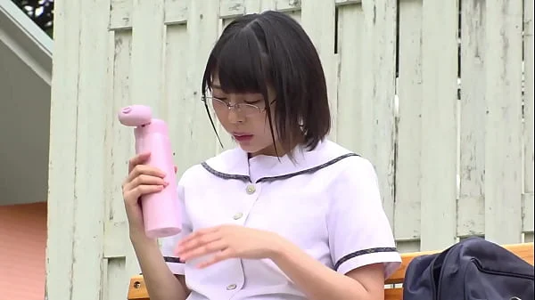 #1まさかこんなけなげなひよこ女子が･･･媚薬を盛られ理性完全崩壊！！ところかまわず野外異物オナニー！イキ漏らし野外アクメ！！